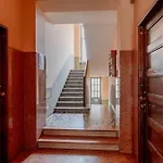 Central Cozy Apartment Close To Metro